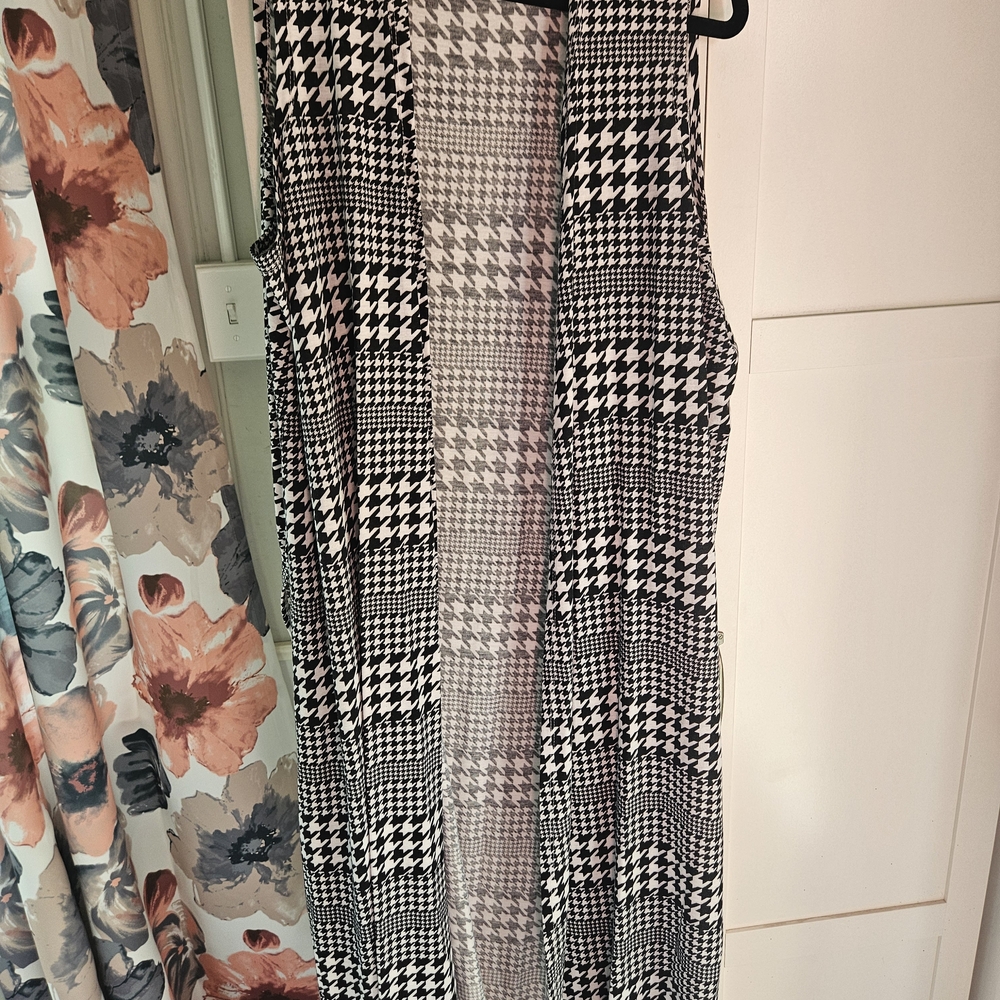 LuLaRoe Joy Black And White Houndstooth Duster, Size Large